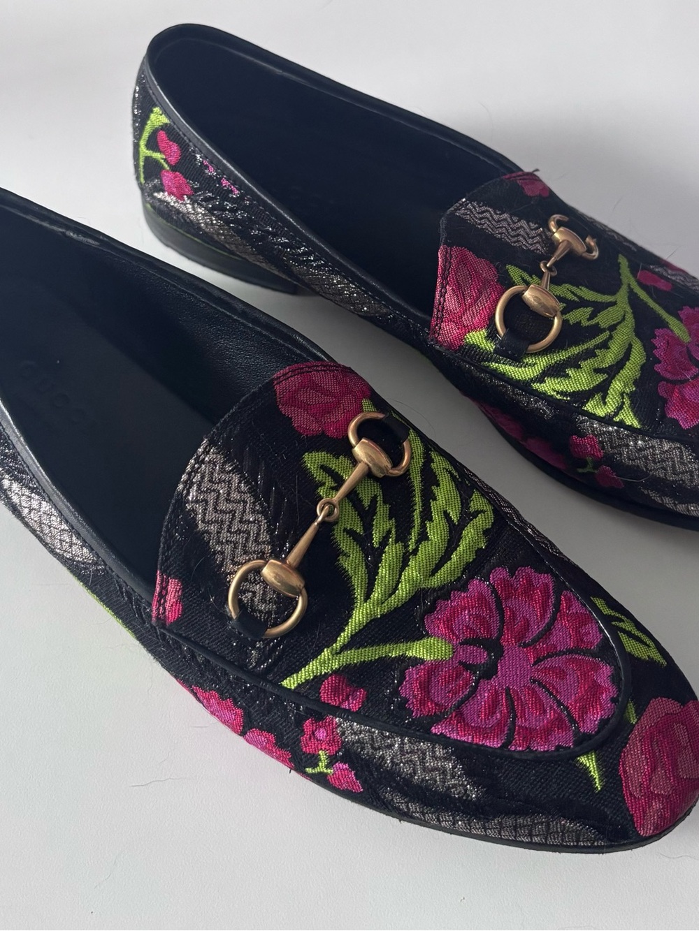 Gucci Embroidered Black Loafers with Pink Floral Design - Picture 2 of 5